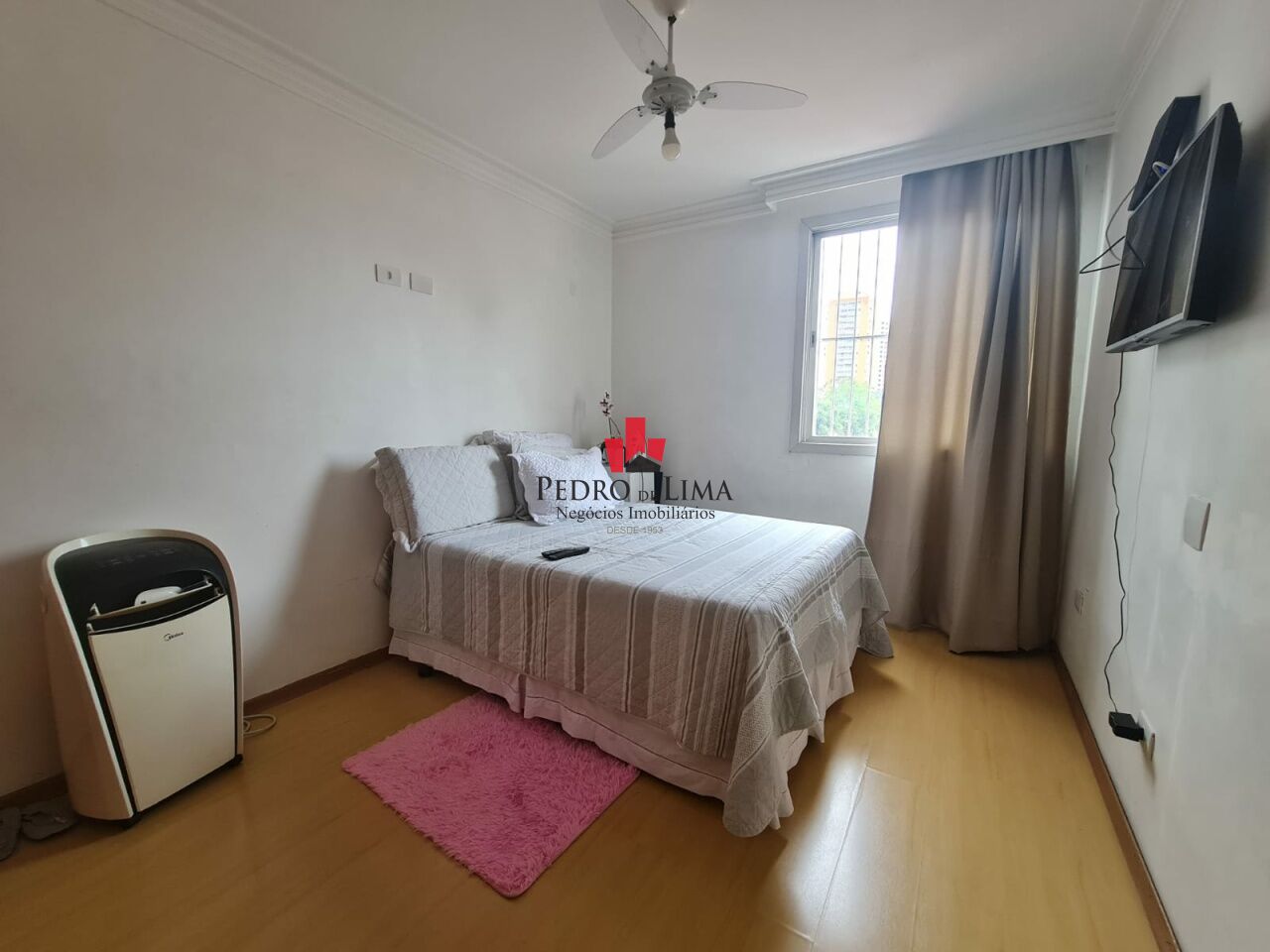 Condomínio Monte Serrat. Apartamento no Tatuapé  2 quartos, 2 banheiros e 1 Vaga 