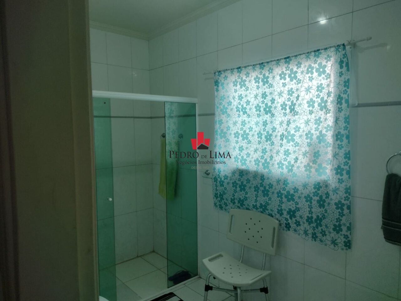 Casa Assobradada, 4 dormitórios, 3 vagas no Parque São Lucas