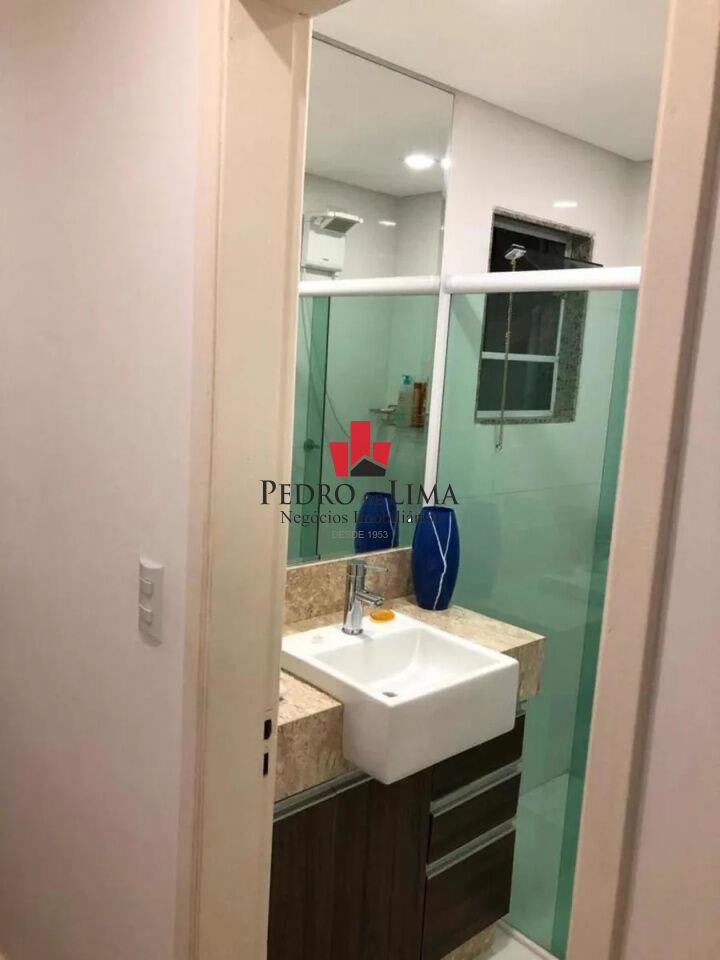 Sobrado 3 dormitórios 2 suites com 2 vagas na Cidade Líder