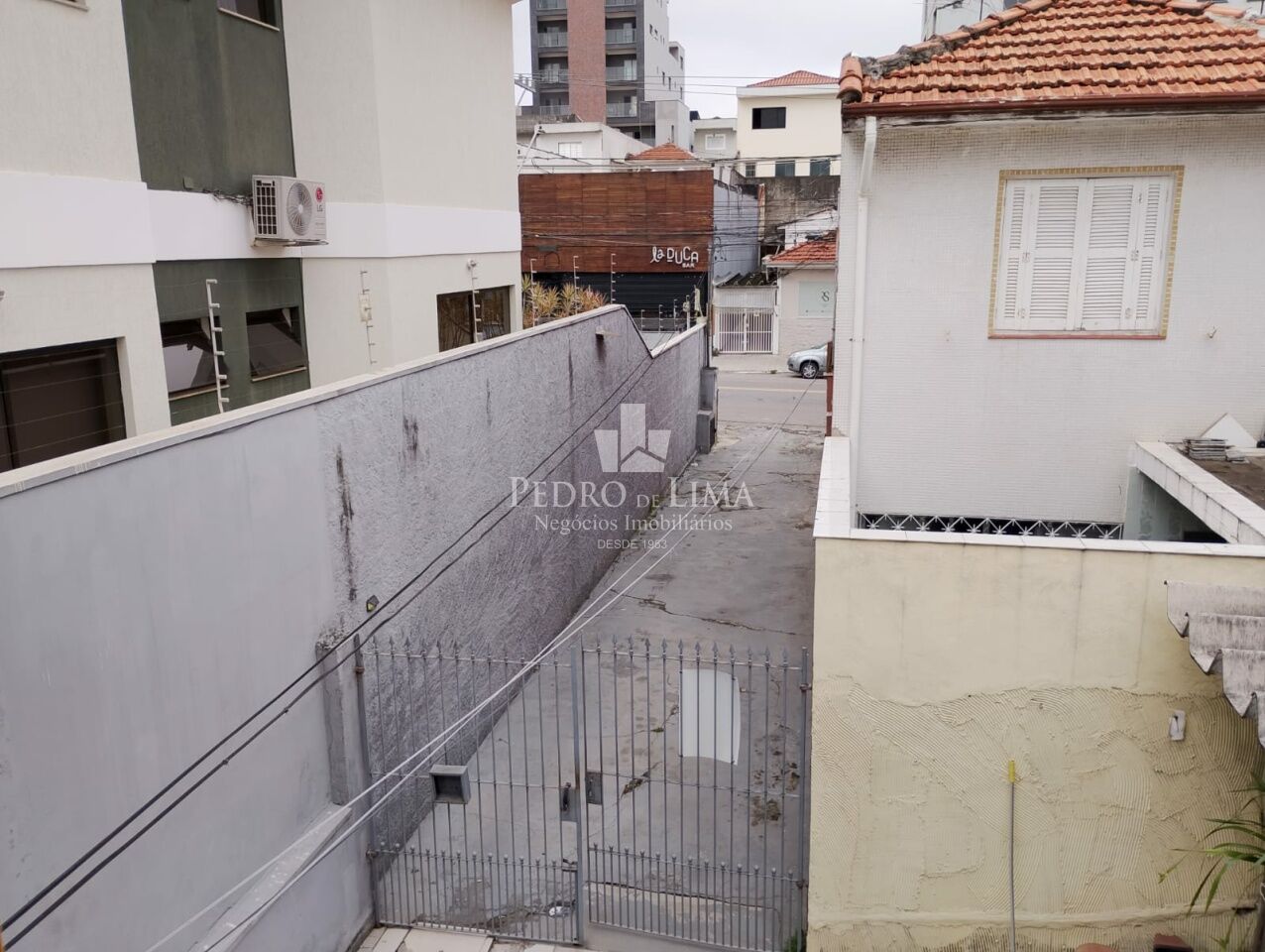 Sobrado Reformado com 3 Dormitórios (considerando edícula)  e  1 vaga  no Tatuapé