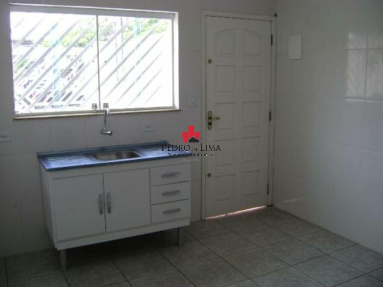 Sobrado no Jardim Santa Maria, com 2 dormitórios, 2 suítes, 2 vagas