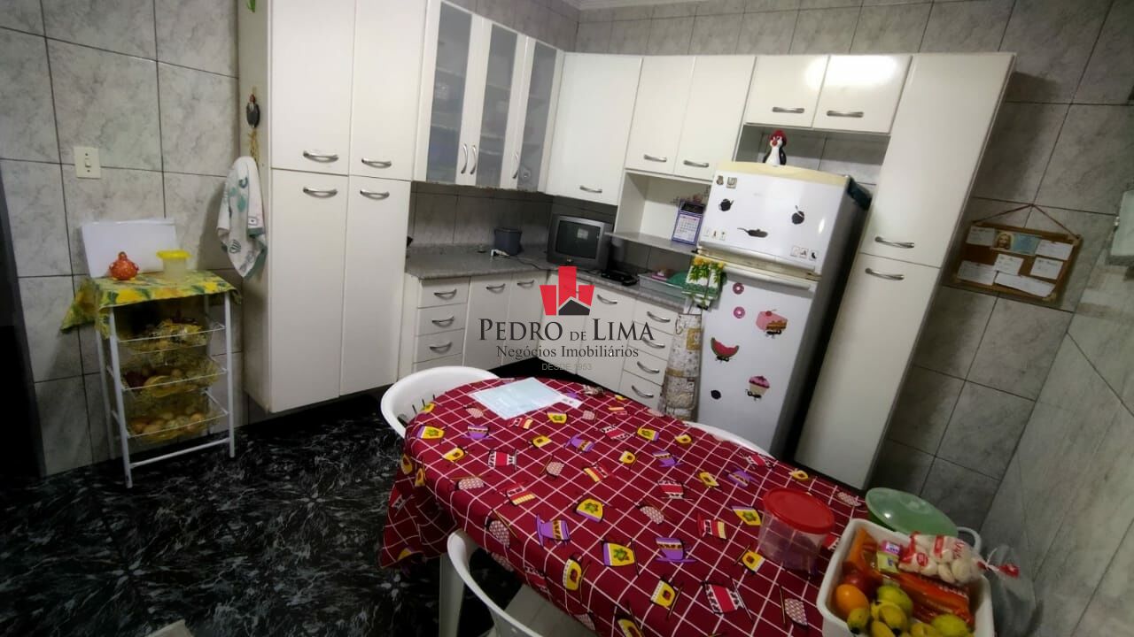 Sobrado com 3 dormitórios, 2 vagas, 120m² A/C 