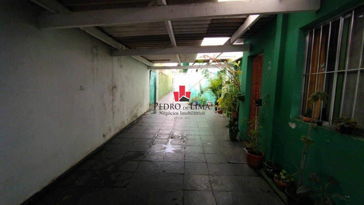Sobrado com 3 dormitórios, 2 vagas, 120m² A/C 
