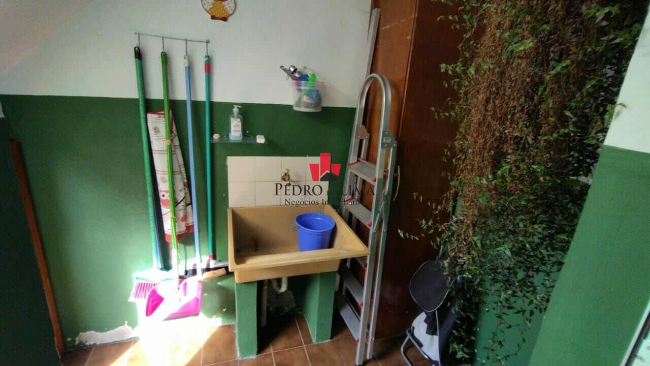 Sobrado com 3 dormitórios, 2 vagas, 120m² A/C 