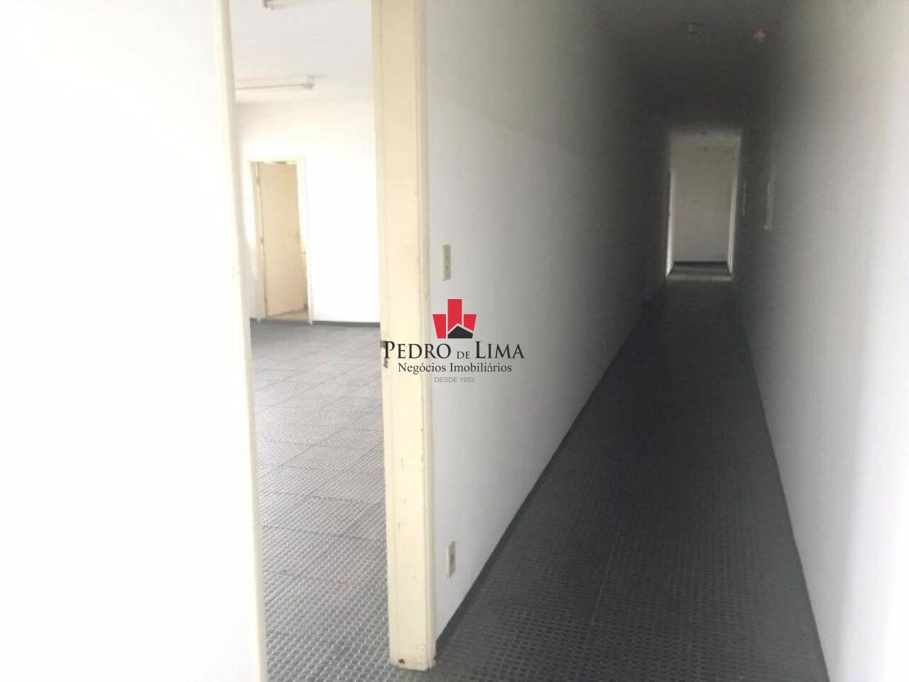 Galpão industrial com dois pavimentos na Aricanduva, terreno 363m², área construída 800m2