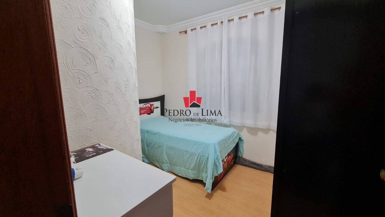 Sobrado 300 m², 3 dormitórios (1 suíte) 5 vagas de garagem