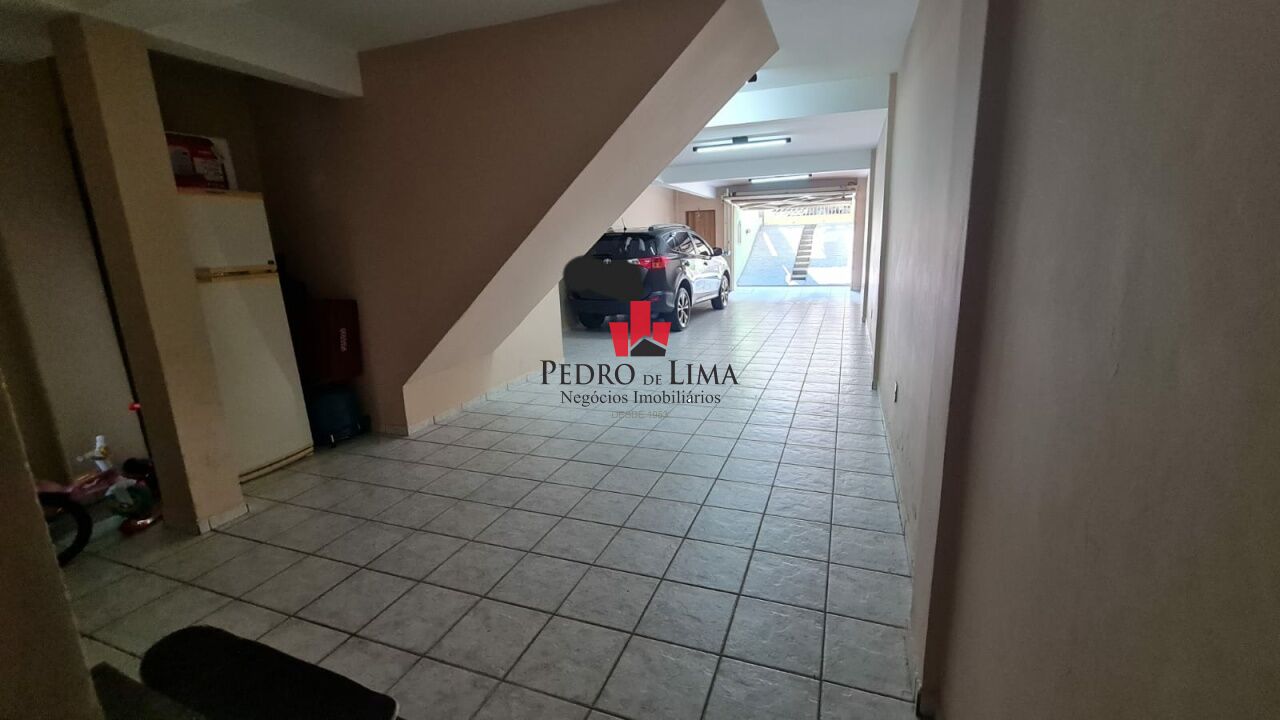 Sobrado 300 m², 3 dormitórios (1 suíte) 5 vagas de garagem