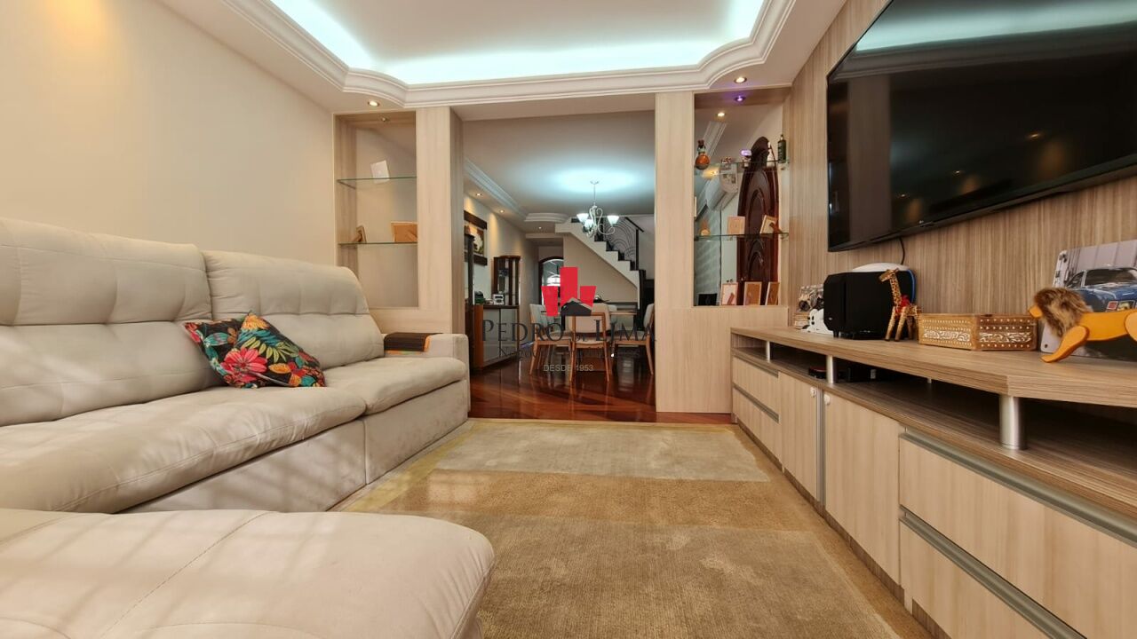 Sobrado 300 m², 3 dormitórios (1 suíte) 5 vagas de garagem