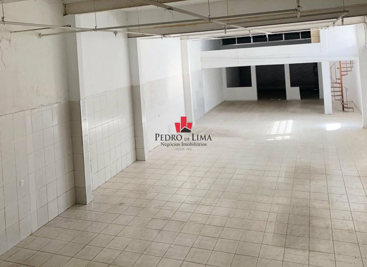 Salão Comercial 459 m² - com 4 vagas em Arthur Alvim 