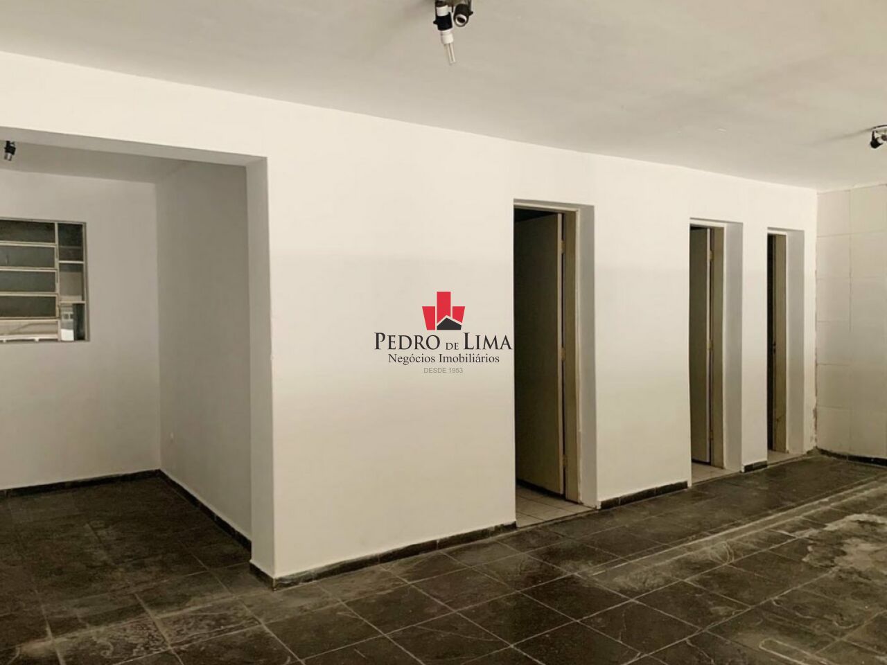 Salão Comercial 459 m² - com 4 vagas em Arthur Alvim 