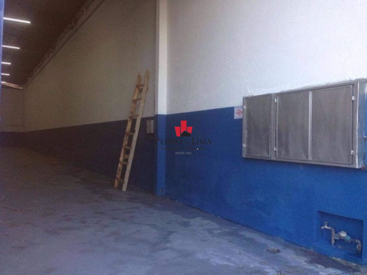 Galpão industrial com entrada trifásica, 400m², na Vila Nova Yorque