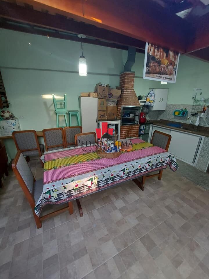 Sobrado na Vila Ema com 3 dormitórios (1 suíte) e quintal com churrasqueira!