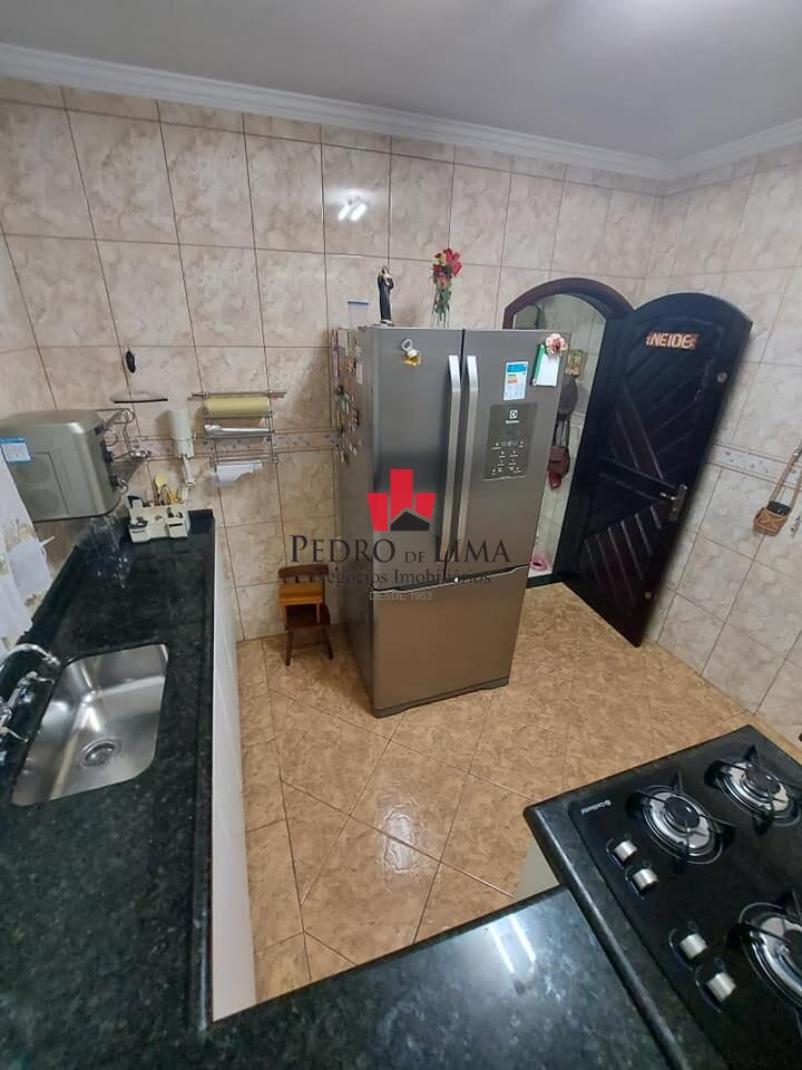 Sobrado na Vila Ema com 3 dormitórios (1 suíte) e quintal com churrasqueira!