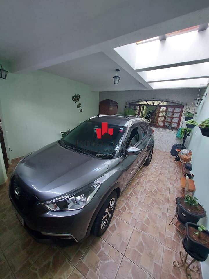 Sobrado na Vila Ema com 3 dormitórios (1 suíte) e quintal com churrasqueira!