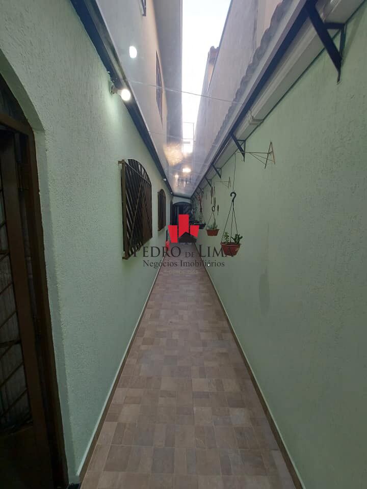Sobrado na Vila Ema com 3 dormitórios (1 suíte) e quintal com churrasqueira!