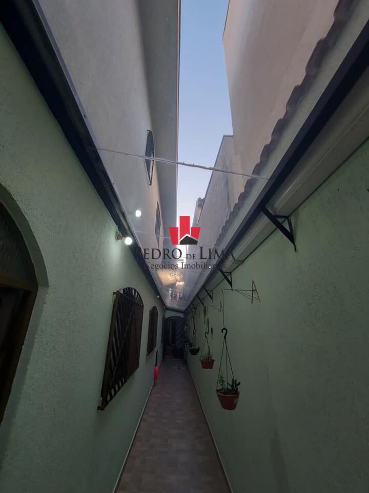 Sobrado na Vila Ema com 3 dormitórios (1 suíte) e quintal com churrasqueira!