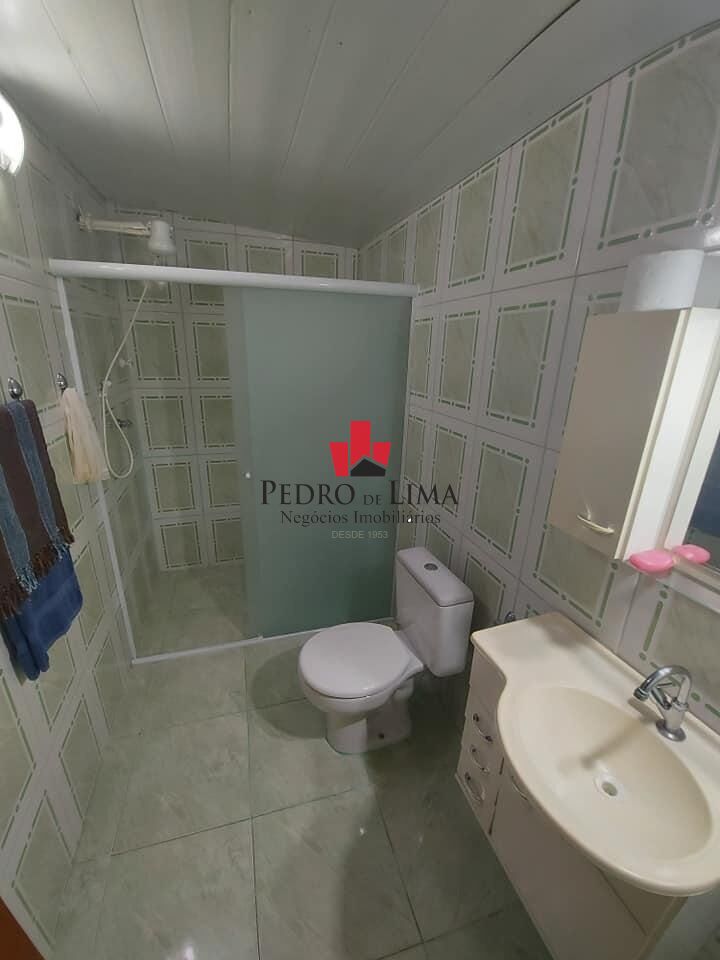 Duas Casas na Vila Ema com 411m² construídos, 5 quartos (3 suítes), salão de festas e 4 vagas