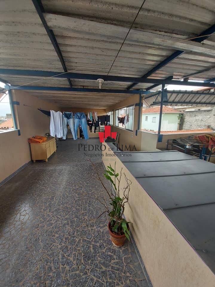 Duas Casas na Vila Ema com 411m² construídos, 5 quartos (3 suítes), salão de festas e 4 vagas