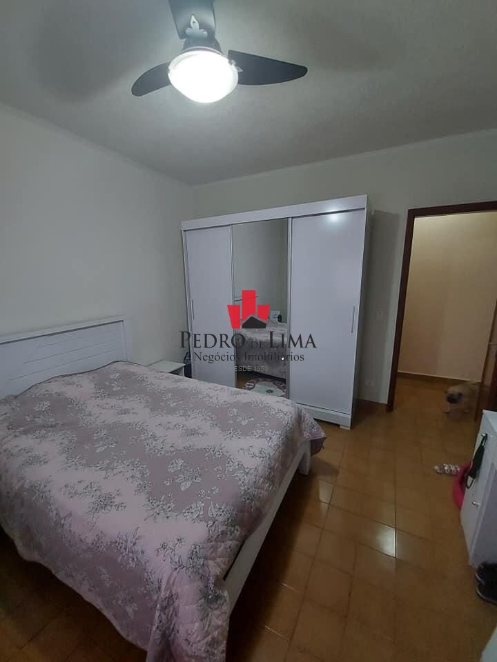 Duas Casas na Vila Ema com 411m² construídos, 5 quartos (3 suítes), salão de festas e 4 vagas