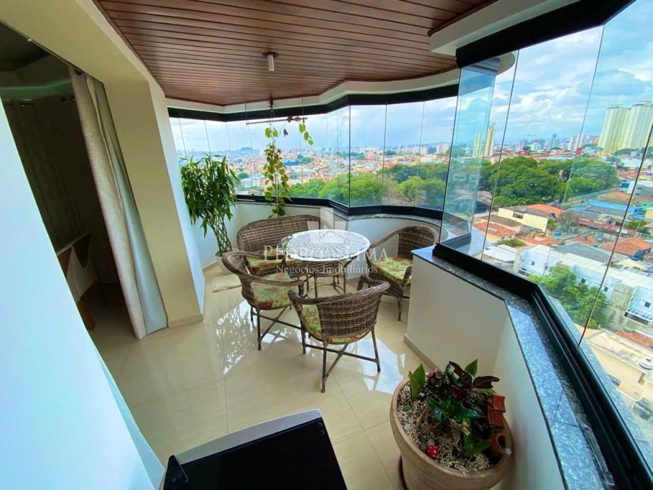 imagem do imovel Apartamento 3 suítes, 2 sacadas, 3 vagas e 130m² com depósito - Vila Diva / Água Rasa ref: TP22219