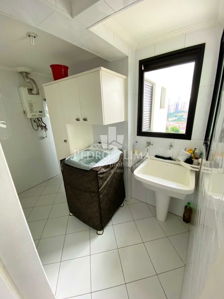 Apartamento 3 suítes, 2 sacadas, 3 vagas e 130m² com depósito - Vila Diva / Água Rasa