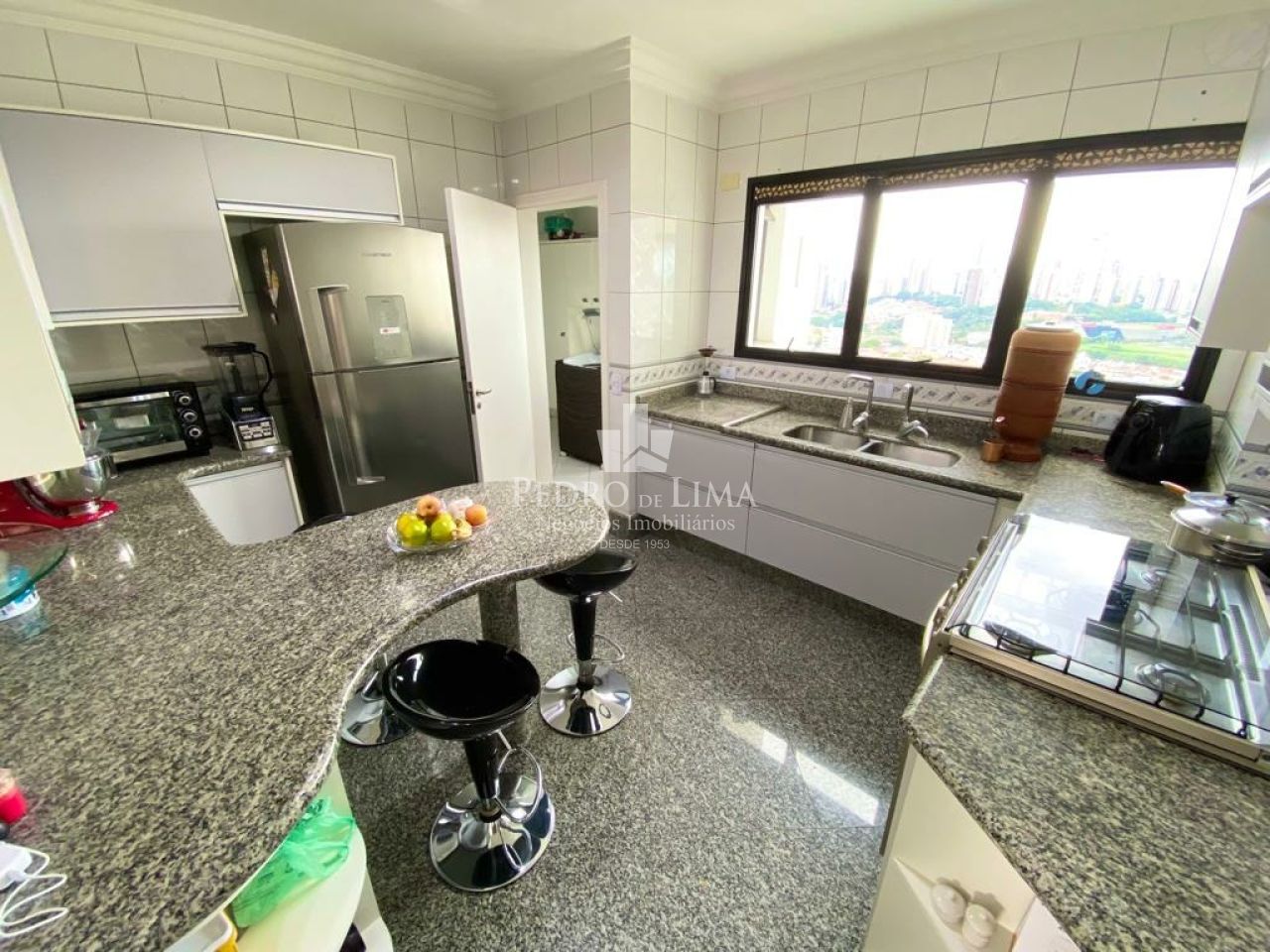 Apartamento 3 suítes, 2 sacadas, 3 vagas e 130m² com depósito - Vila Diva / Água Rasa