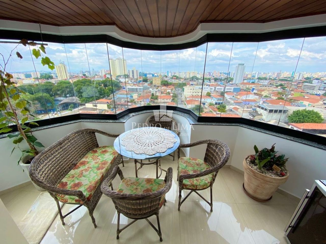 imagem do imovel Apartamento 3 suítes, 2 sacadas, 3 vagas e 130m² com depósito - Vila Diva / Água Rasa ref: TP22219