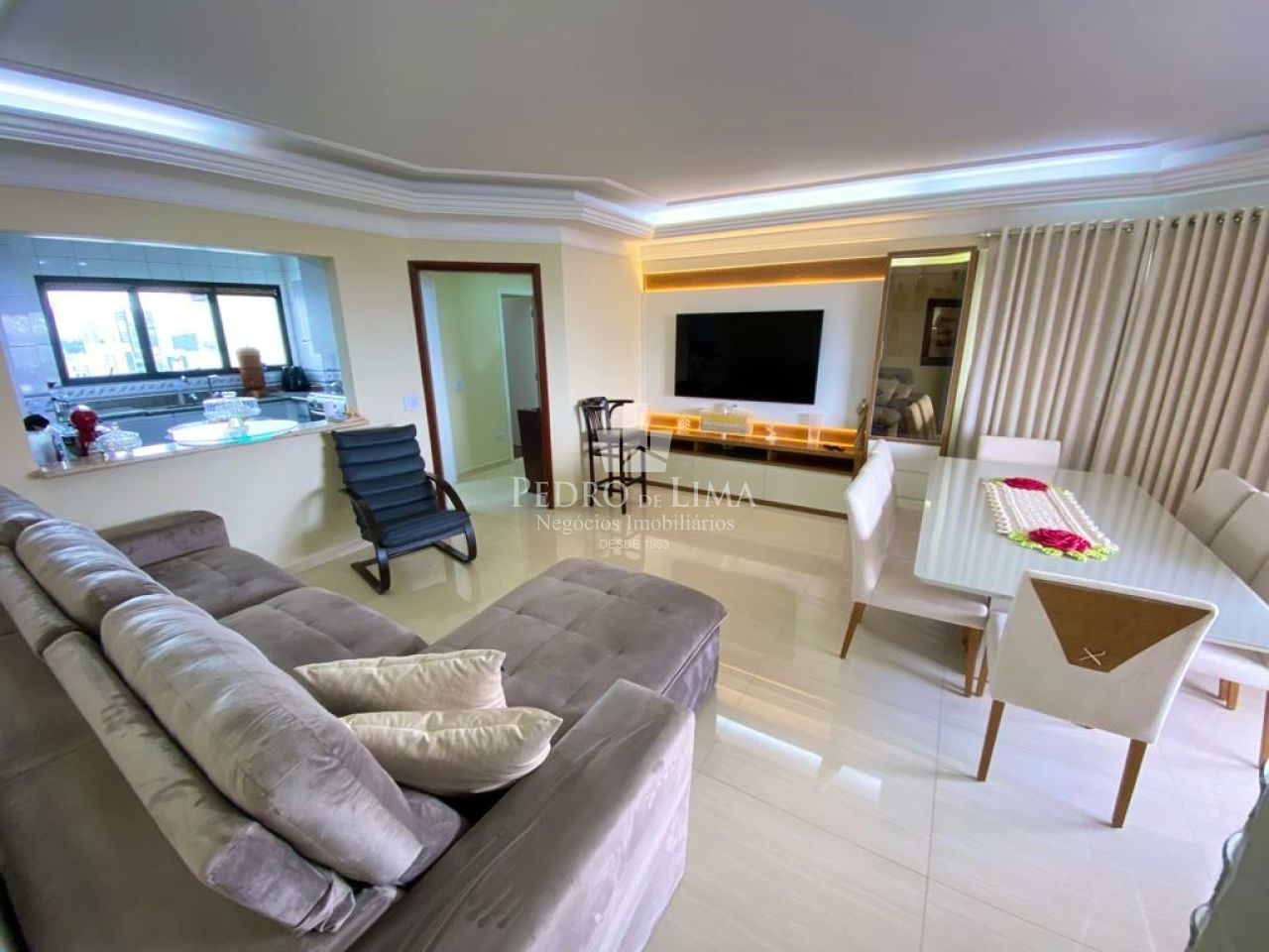 imagem do imovel Apartamento 3 suítes, 2 sacadas, 3 vagas e 130m² com depósito - Vila Diva / Água Rasa ref: TP22219