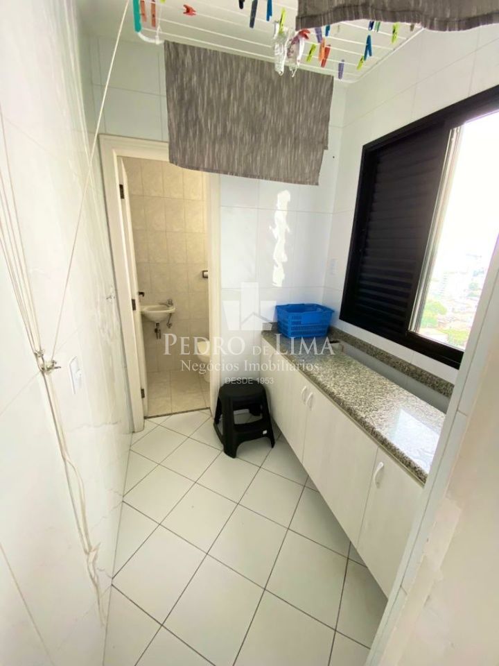 Apartamento 3 suítes, 2 sacadas, 3 vagas e 130m² com depósito - Vila Diva / Água Rasa
