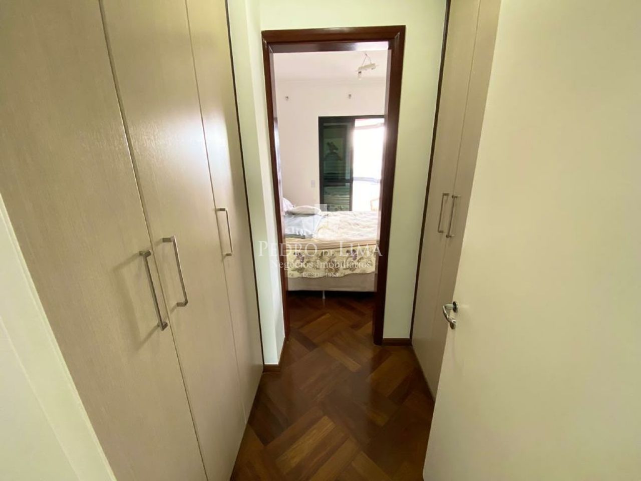 Apartamento 3 suítes, 2 sacadas, 3 vagas e 130m² com depósito - Vila Diva / Água Rasa