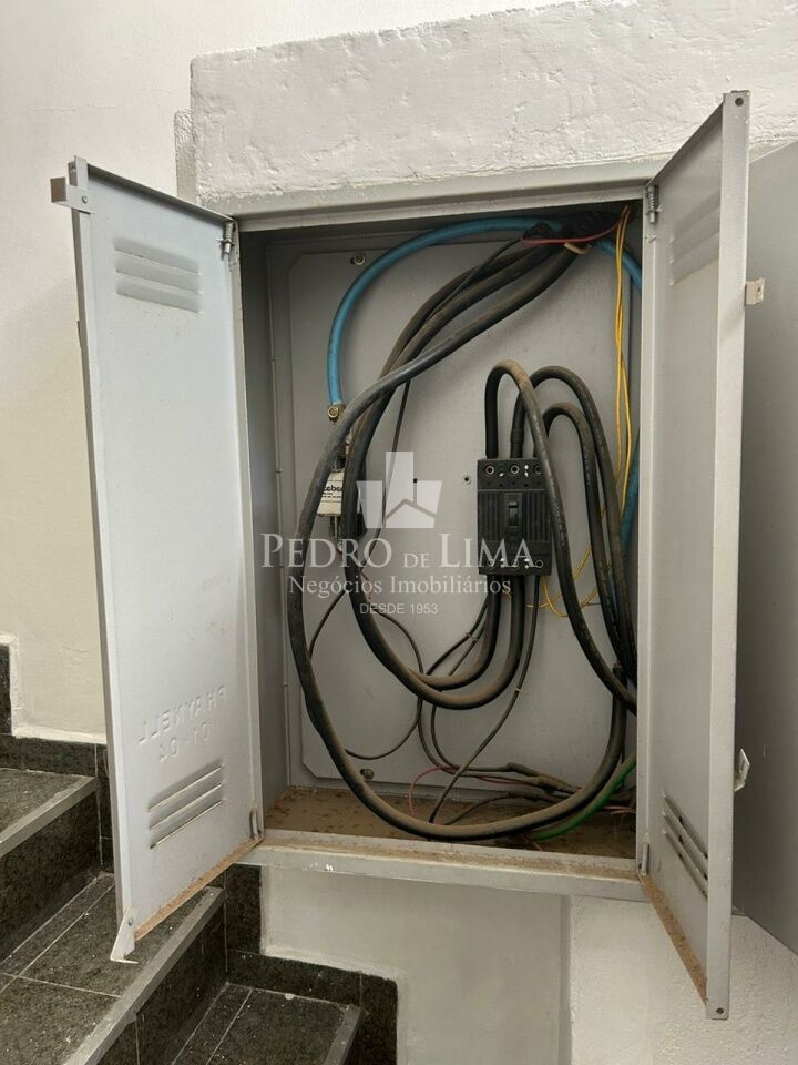 Galpão de 600 m² com energia trifásica