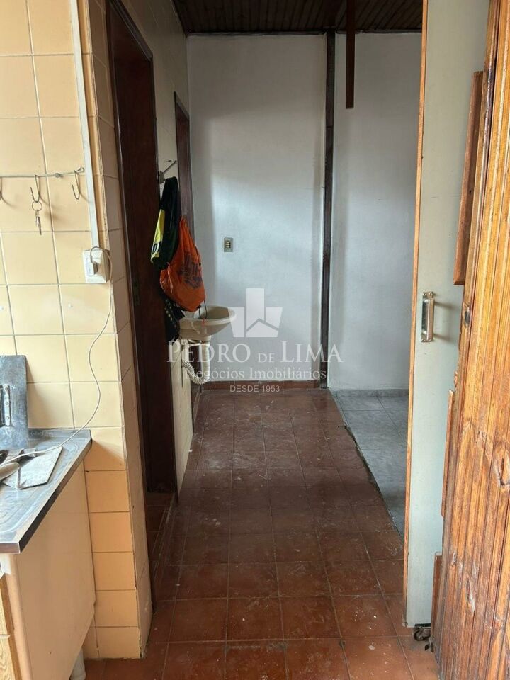 Galpão de 600 m² com energia trifásica