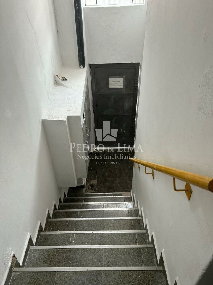 Galpão de 600 m² com energia trifásica