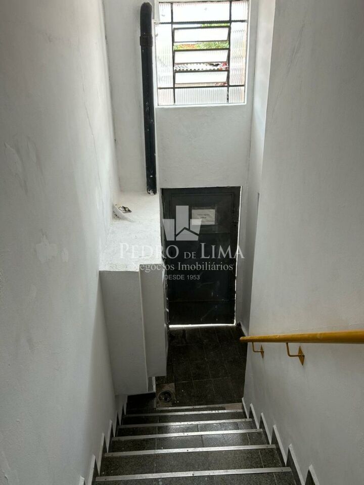 Galpão de 600 m² com energia trifásica