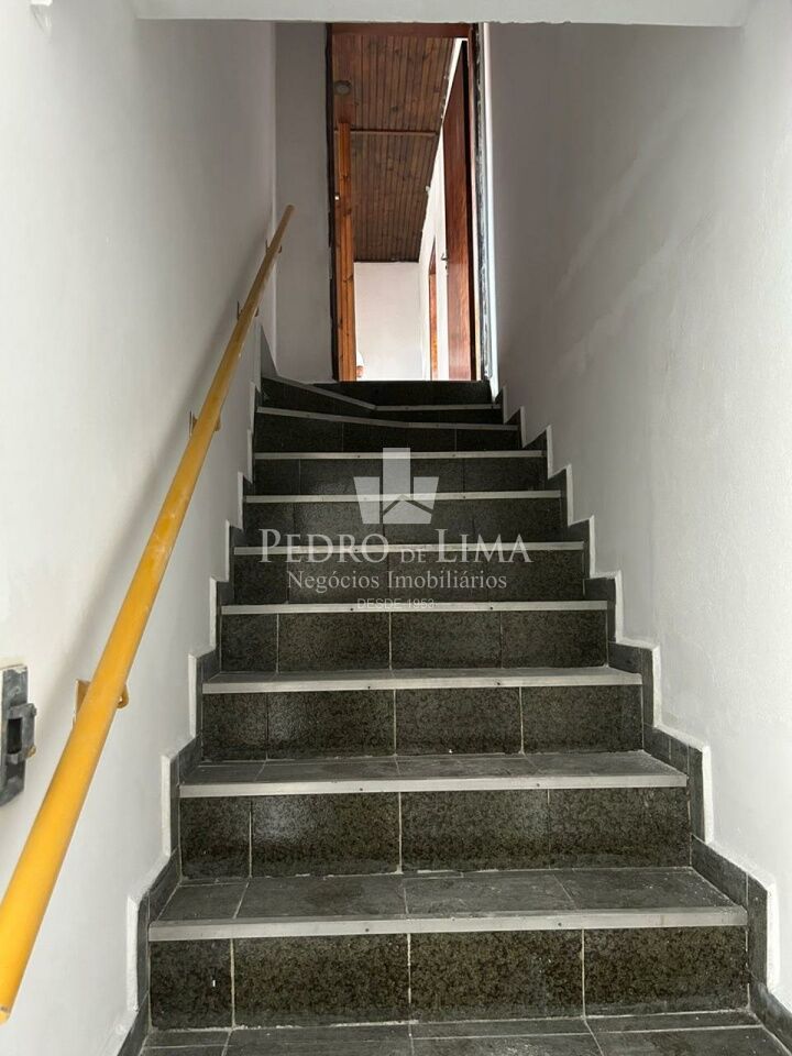 Galpão de 600 m² com energia trifásica