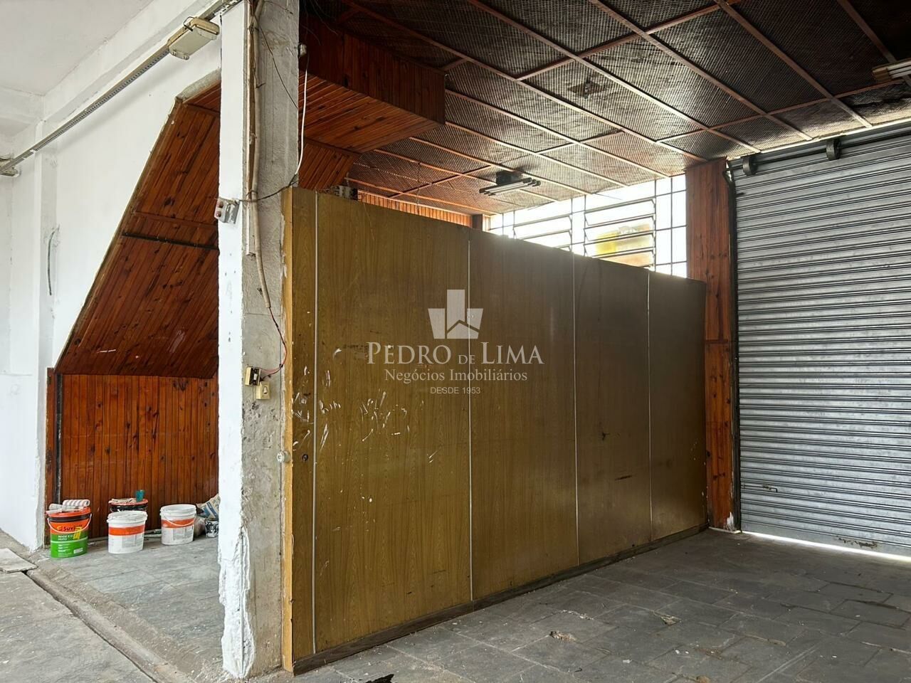 Galpão de 600 m² com energia trifásica
