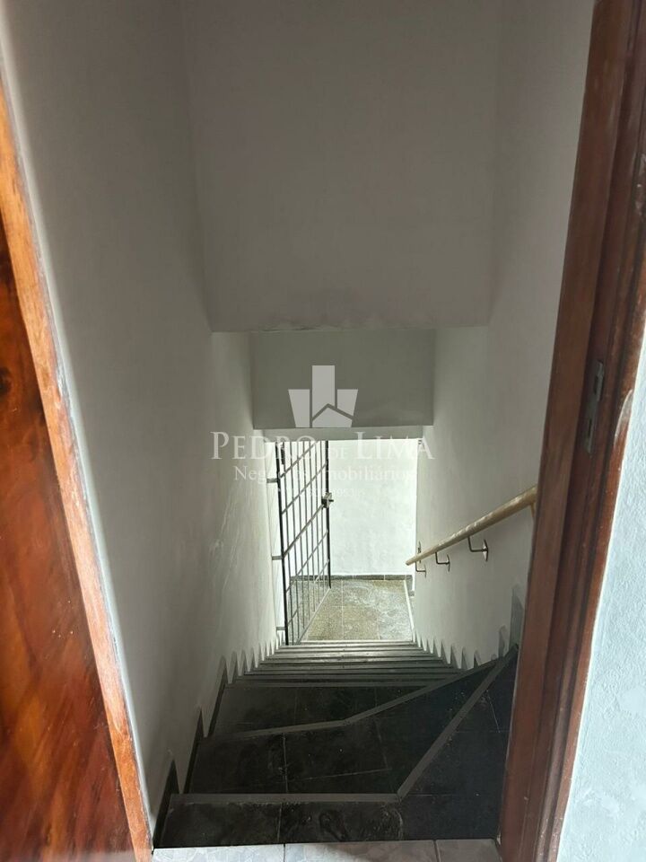 Galpão de 600 m² com energia trifásica