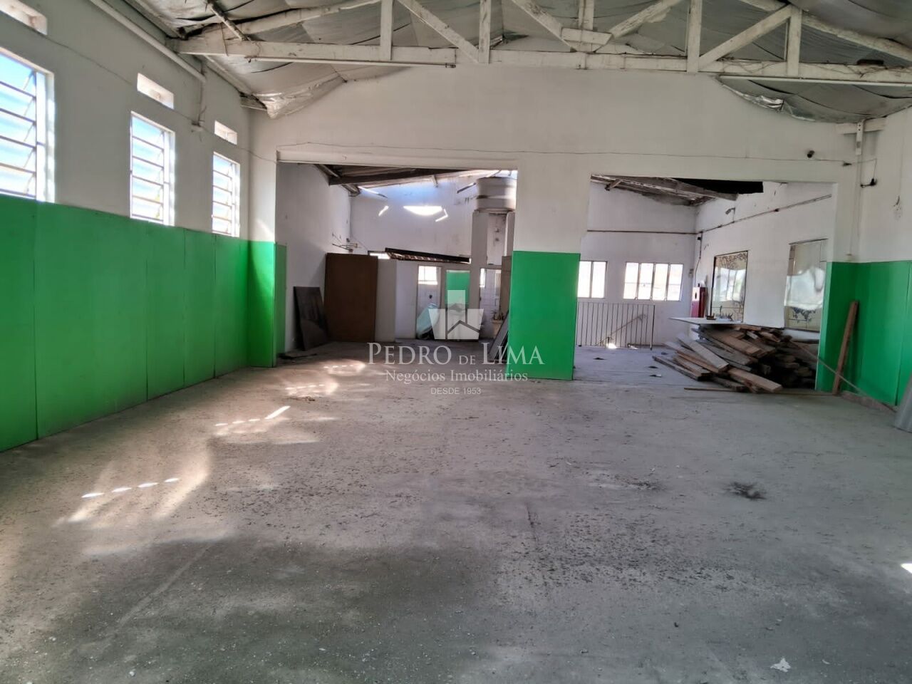 Galpão comercial na Penha com 500m² 
