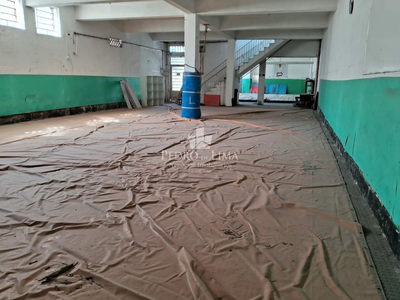 Galpão comercial na Penha com 500m² 
