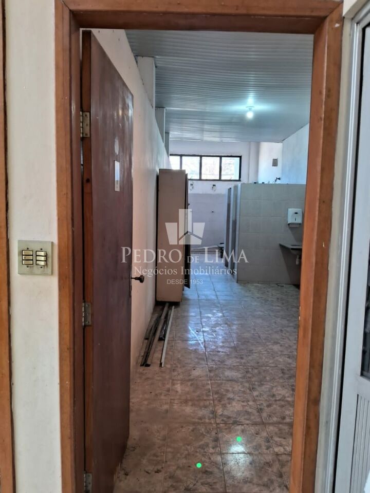 Galpão comercial na Penha com 500m² 