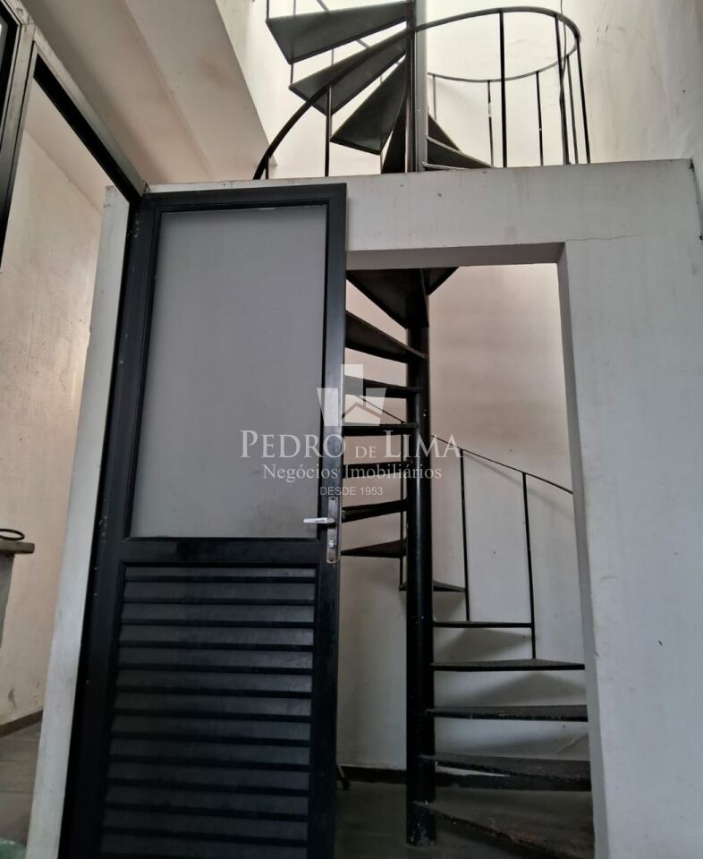 Galpão comercial na Penha com 500m² 