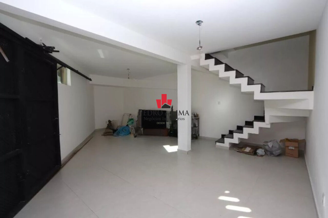 Casa na Vila Formosa com 2 quartos suítes e 5 vagas de garagem