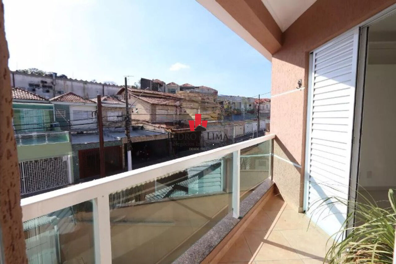 Casa na Vila Formosa com 2 quartos suítes e 5 vagas de garagem