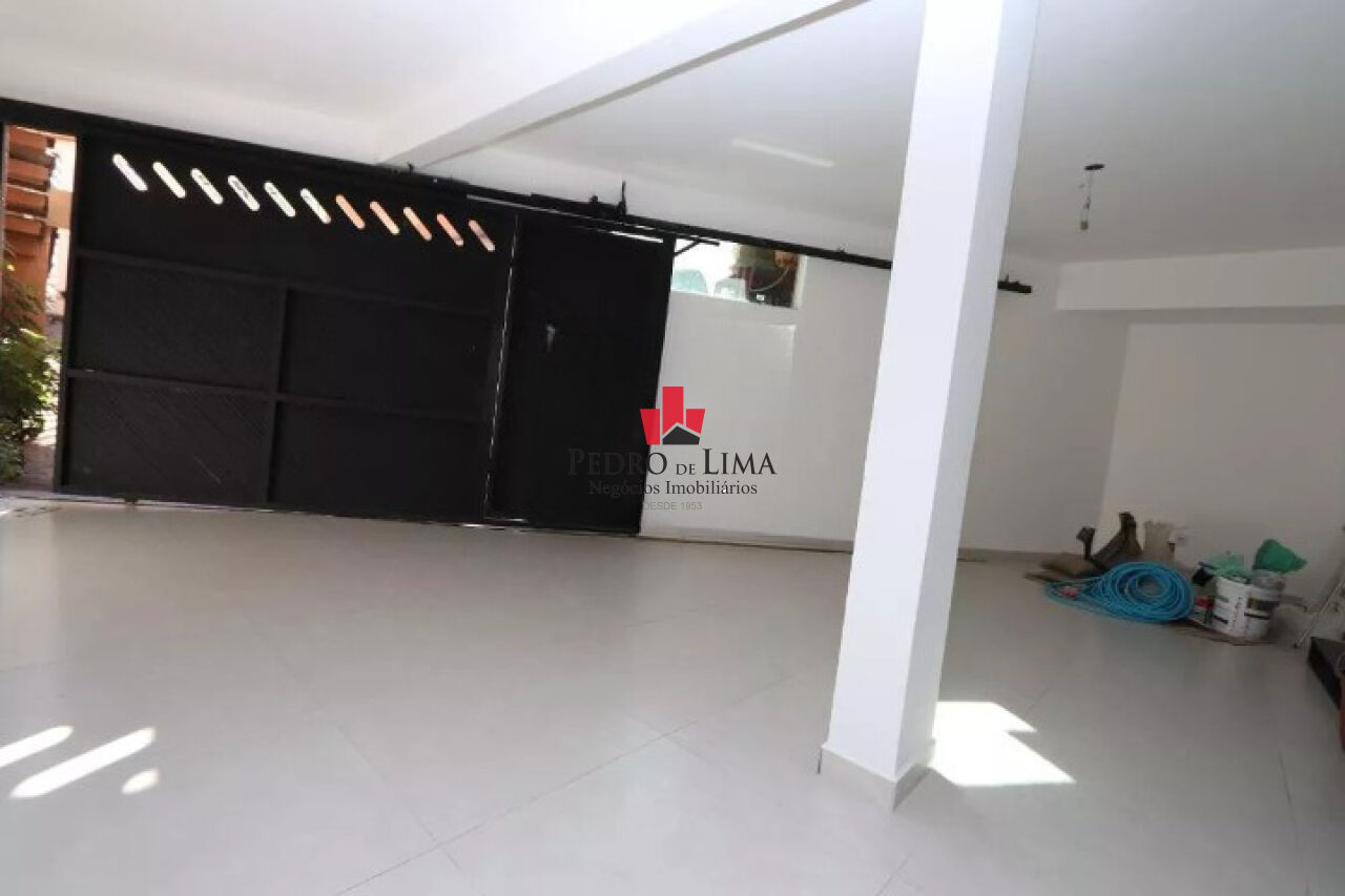 Casa na Vila Formosa com 2 quartos suítes e 5 vagas de garagem