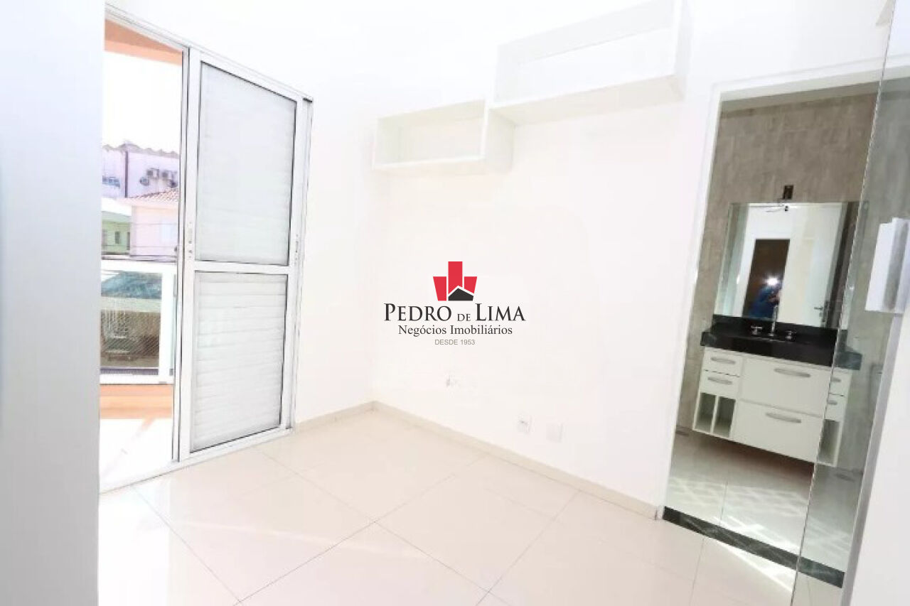Casa na Vila Formosa com 2 quartos suítes e 5 vagas de garagem
