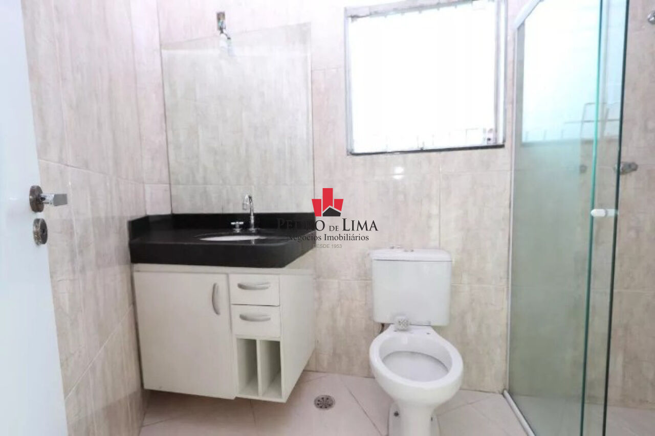 Casa na Vila Formosa com 2 quartos suítes e 5 vagas de garagem