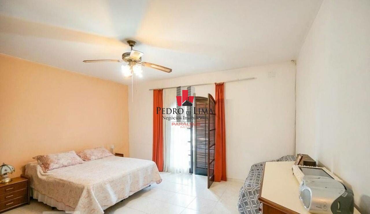 Sobrado 210m² no Jardim Avelino, 3 dormitórios, 1 suíte e 4 vagas de garagem 