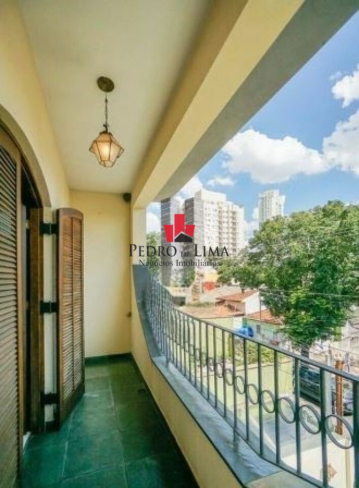 Sobrado 210m² no Jardim Avelino, 3 dormitórios, 1 suíte e 4 vagas de garagem 