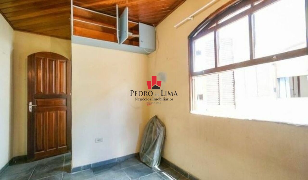 Sobrado 210m² no Jardim Avelino, 3 dormitórios, 1 suíte e 4 vagas de garagem 