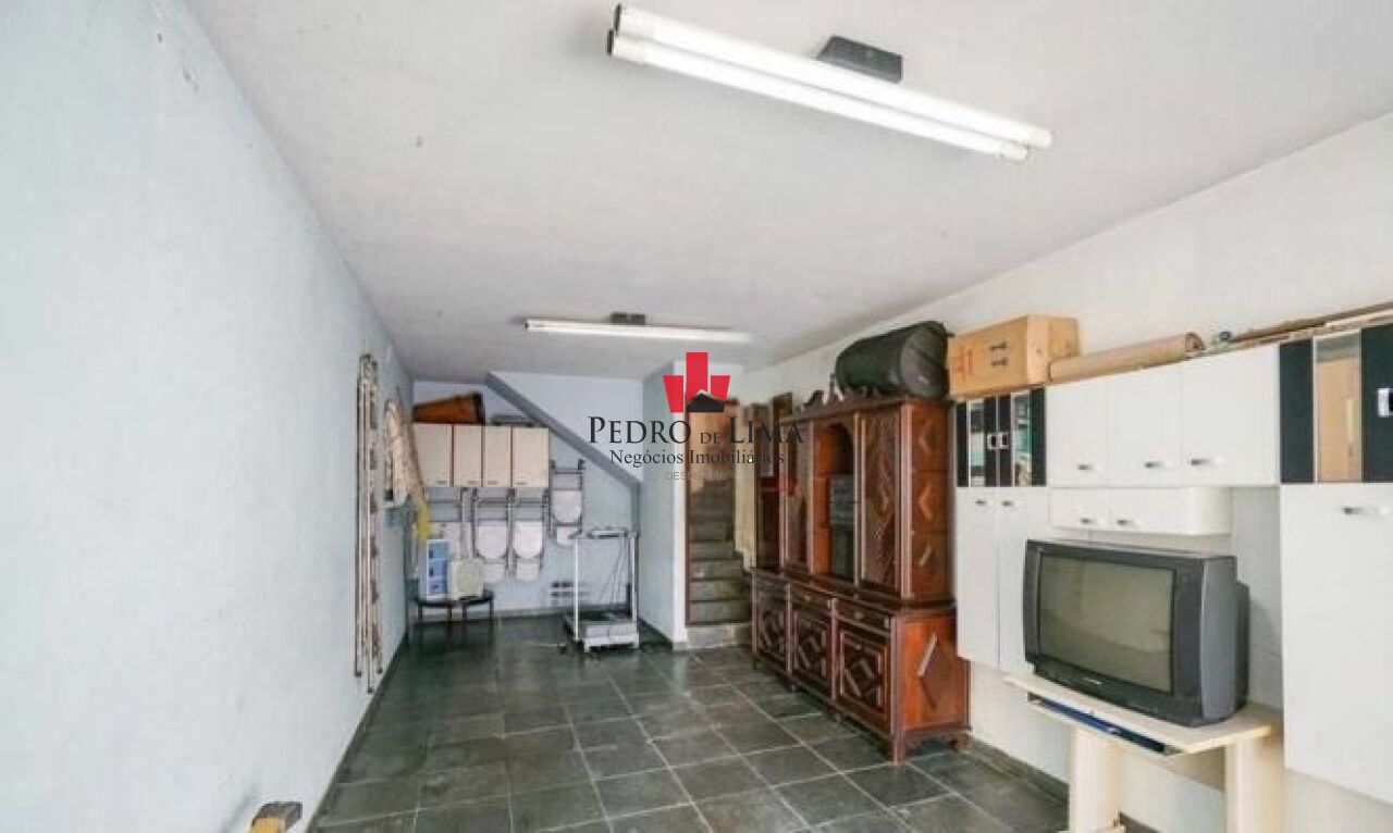 Sobrado 210m² no Jardim Avelino, 3 dormitórios, 1 suíte e 4 vagas de garagem 